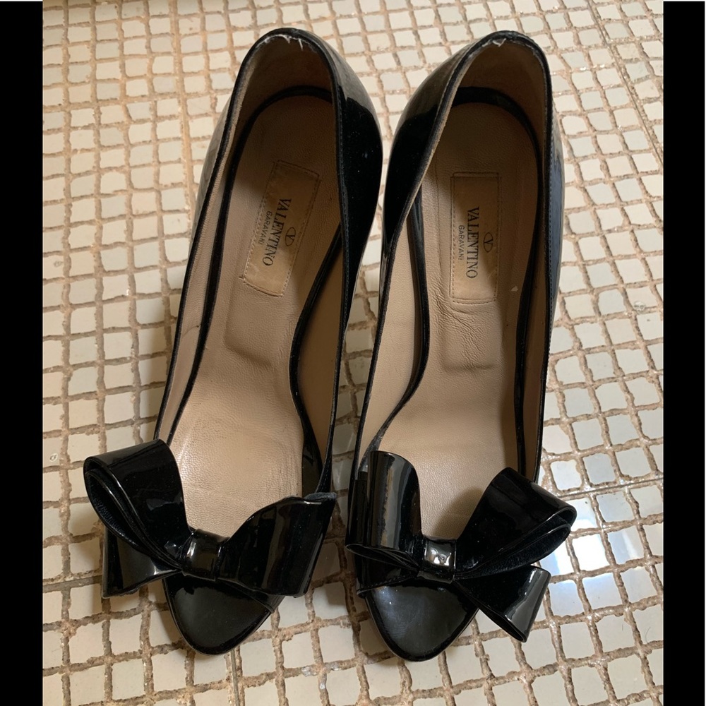Valentino Garavani  38.5